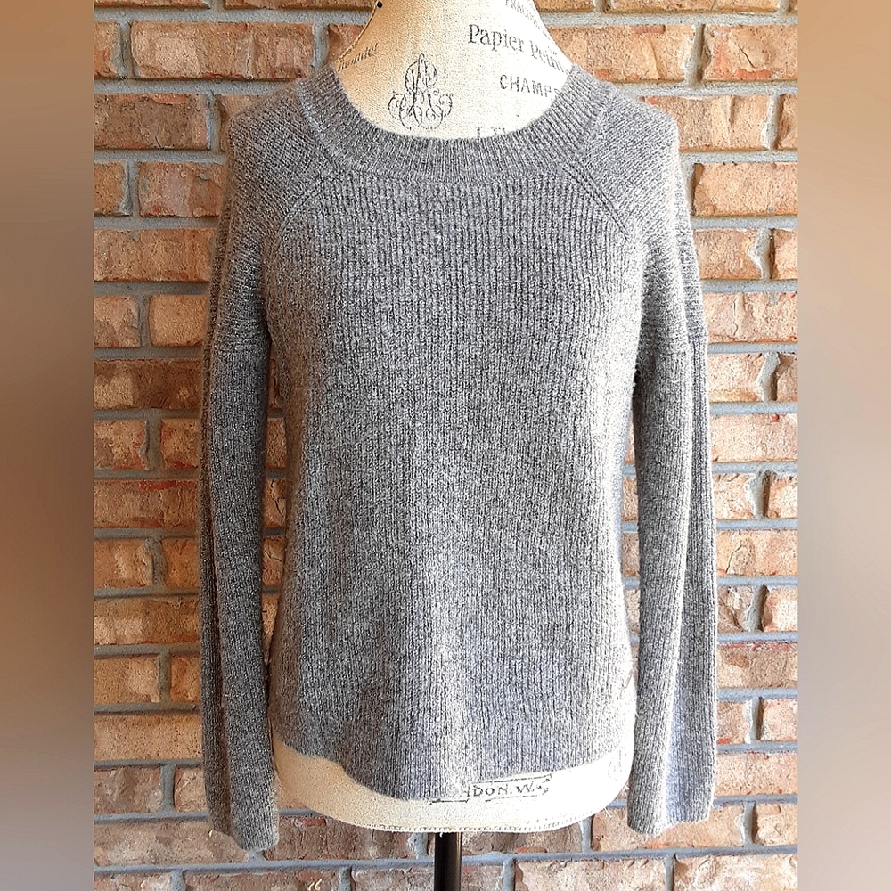 Abercrombie & Fitch Gray Metallic Knit Long Sleeve.